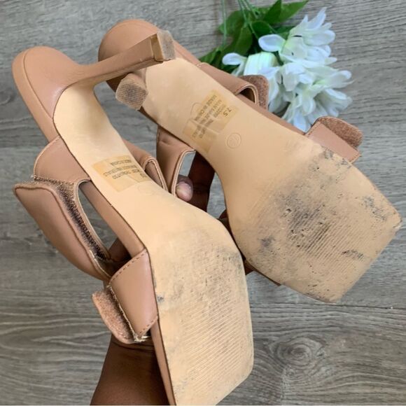 TAN HEEL MULES - Picture 7 of 7